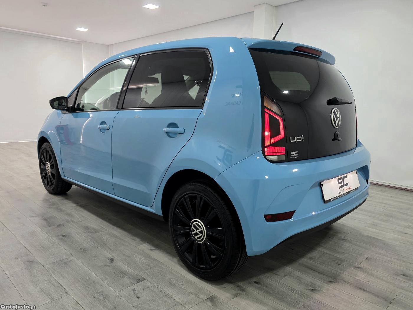 VW Up! 1.0 Move Color - 20 foto 2