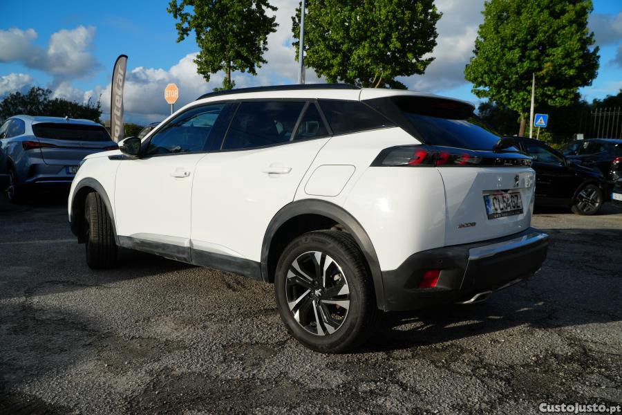 Peugeot 2008 1.2 PureTech Allure — fotografia 6