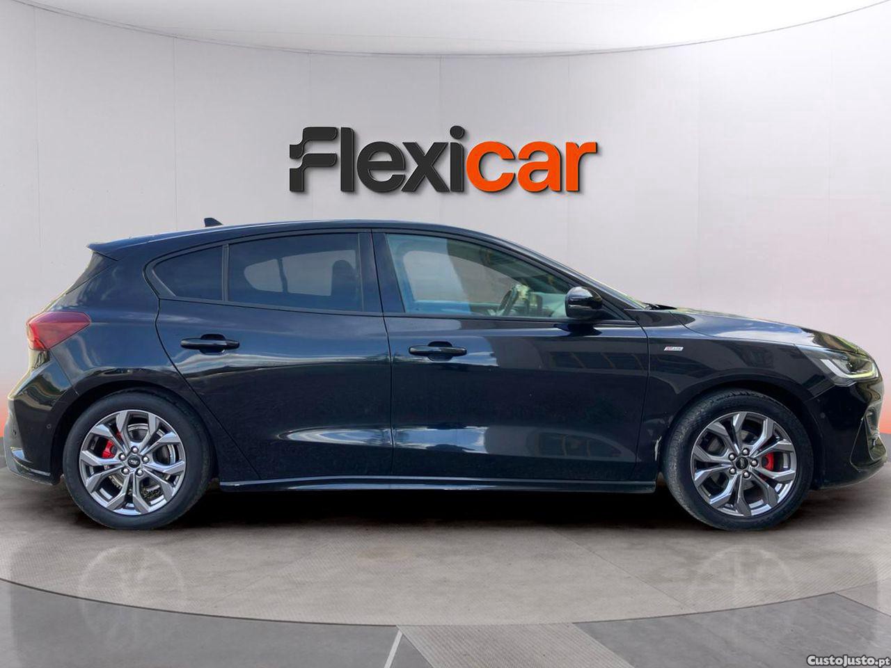 Ford Focus 1.0 EcoBoost MHEV ST-Line — fotografia 12