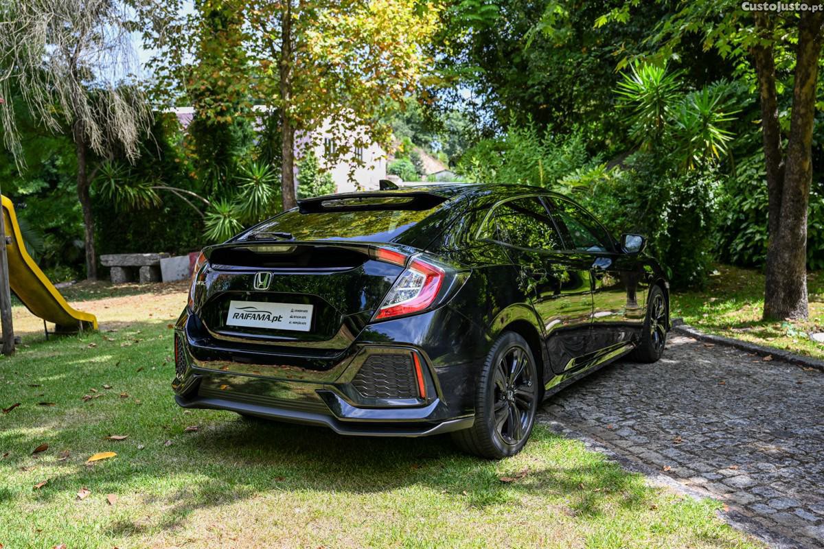 Honda Civic 1.0 i-VTEC Executive — fotografia 18