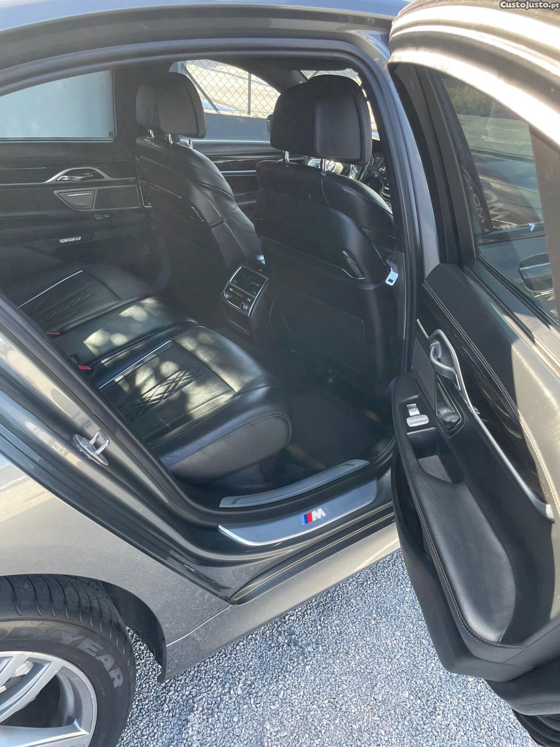 BMW 740 D LD Xdrive Pack M Auto — fotografia 3