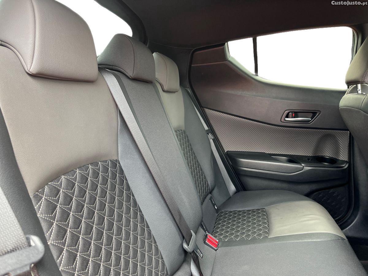 Toyota C-HR 1.8 Hybrid Exclusive — fotografia 9