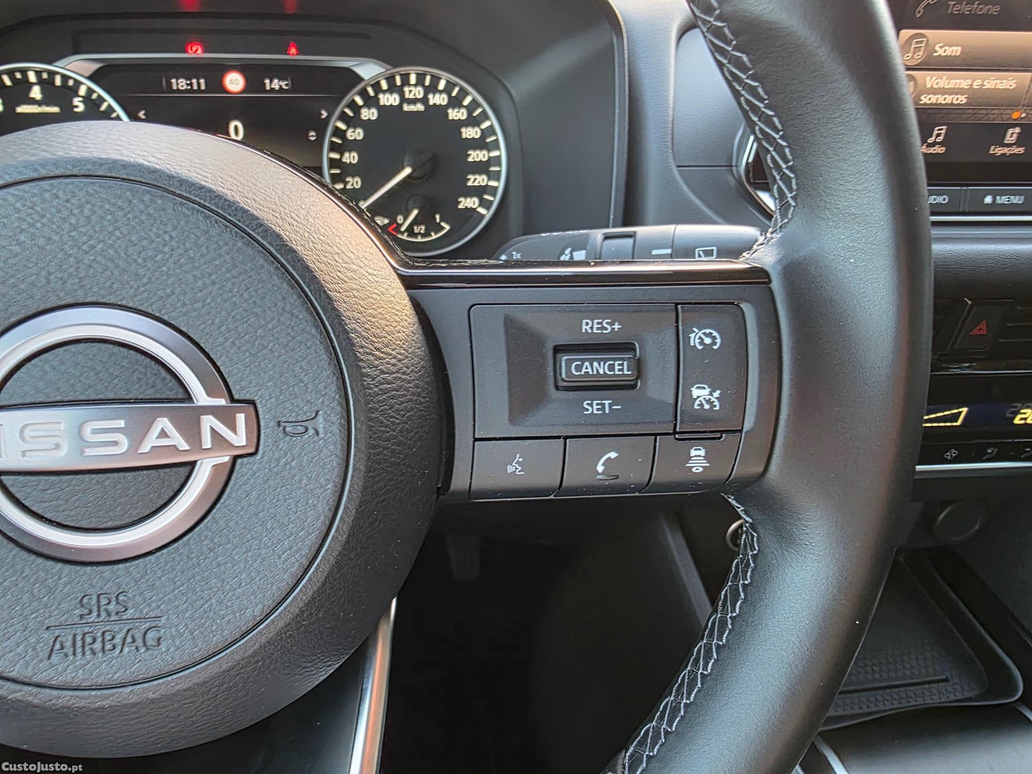 Nissan Qashqai 1.3 DIG-T ACENTA 140CV — fotografia 11