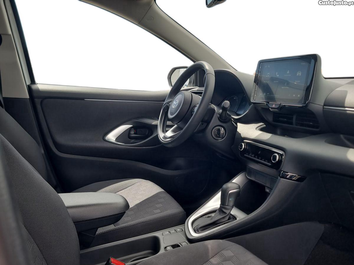 Toyota Yaris 1.5 HDF Comfort Plus — fotografia 13