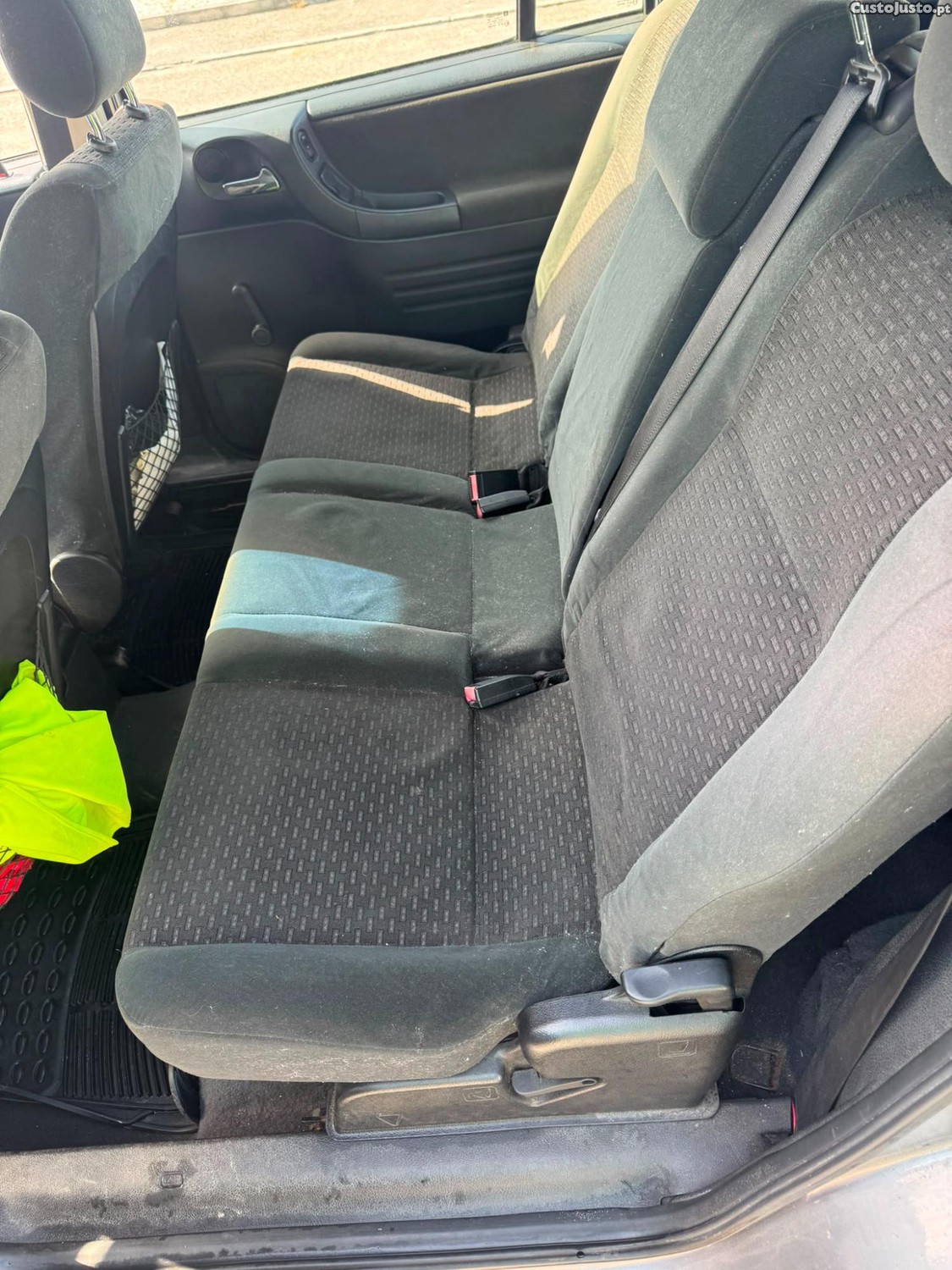 Opel Zafira Diesel 7 lugares — fotografia 9
