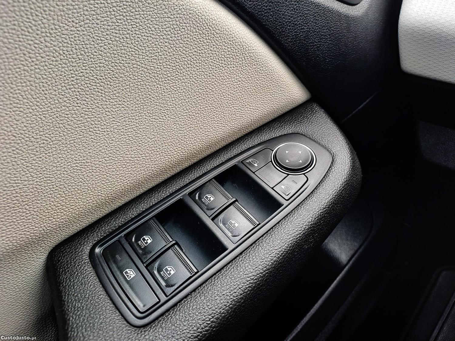 Renault Clio 1.0 TCe TECHNO 91CV GASOLINA 2023 — fotografia 8
