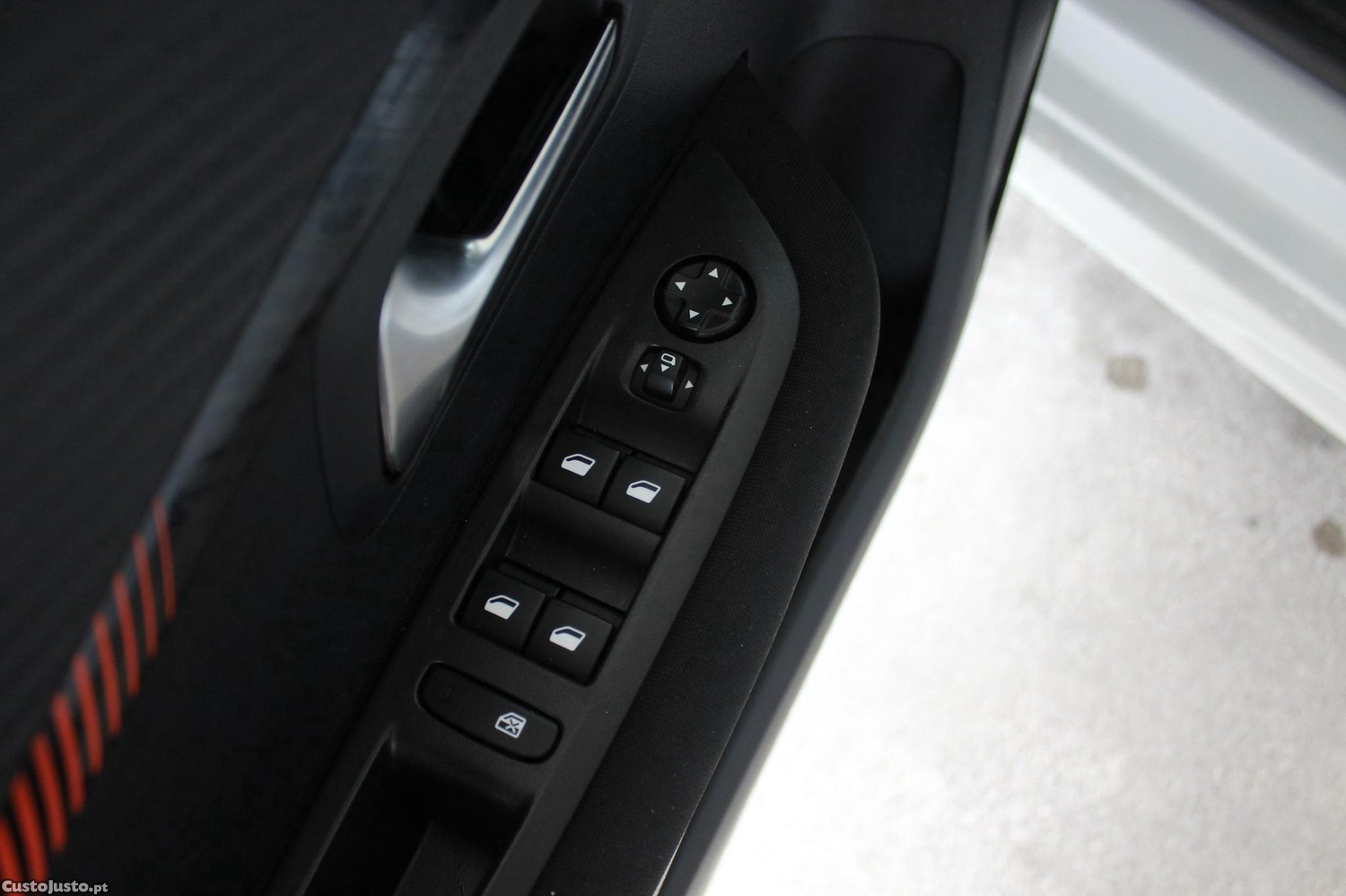 Peugeot 208 1.2 PureTech Active Pack — fotografia 8