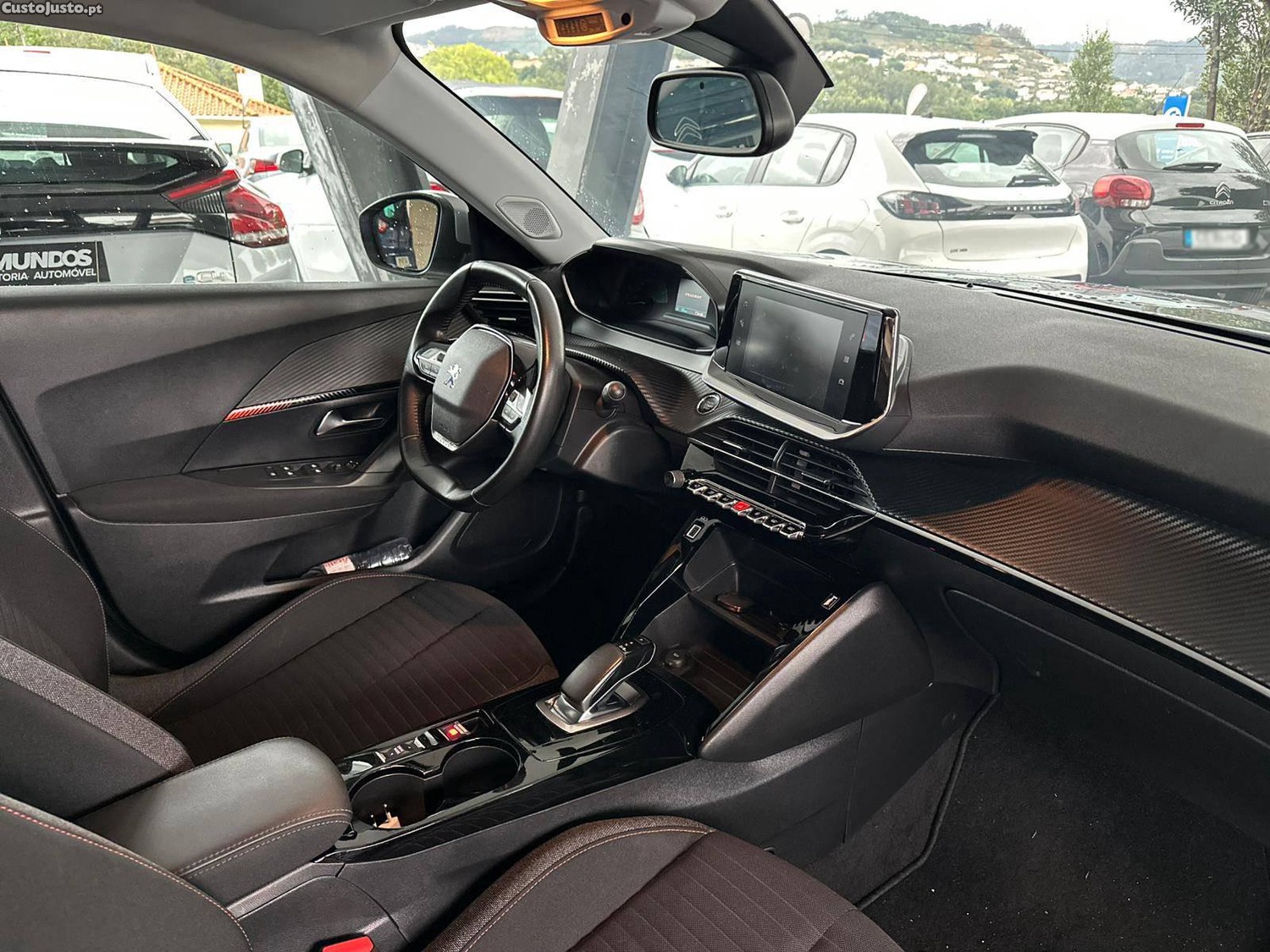 Peugeot 2008 50 kWh Active Pack — fotografia 19
