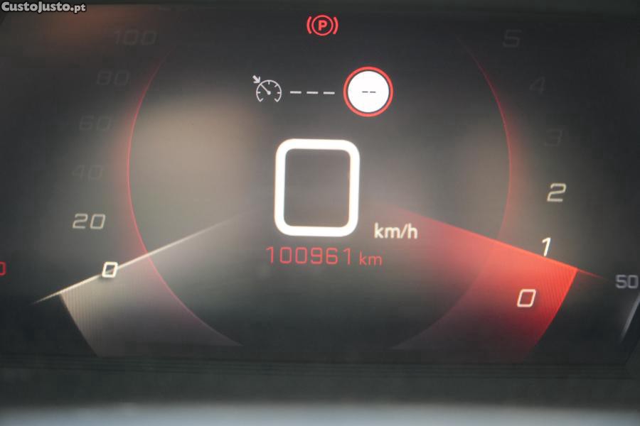 Peugeot 2008 1.2 PureTech Allure — fotografia 4