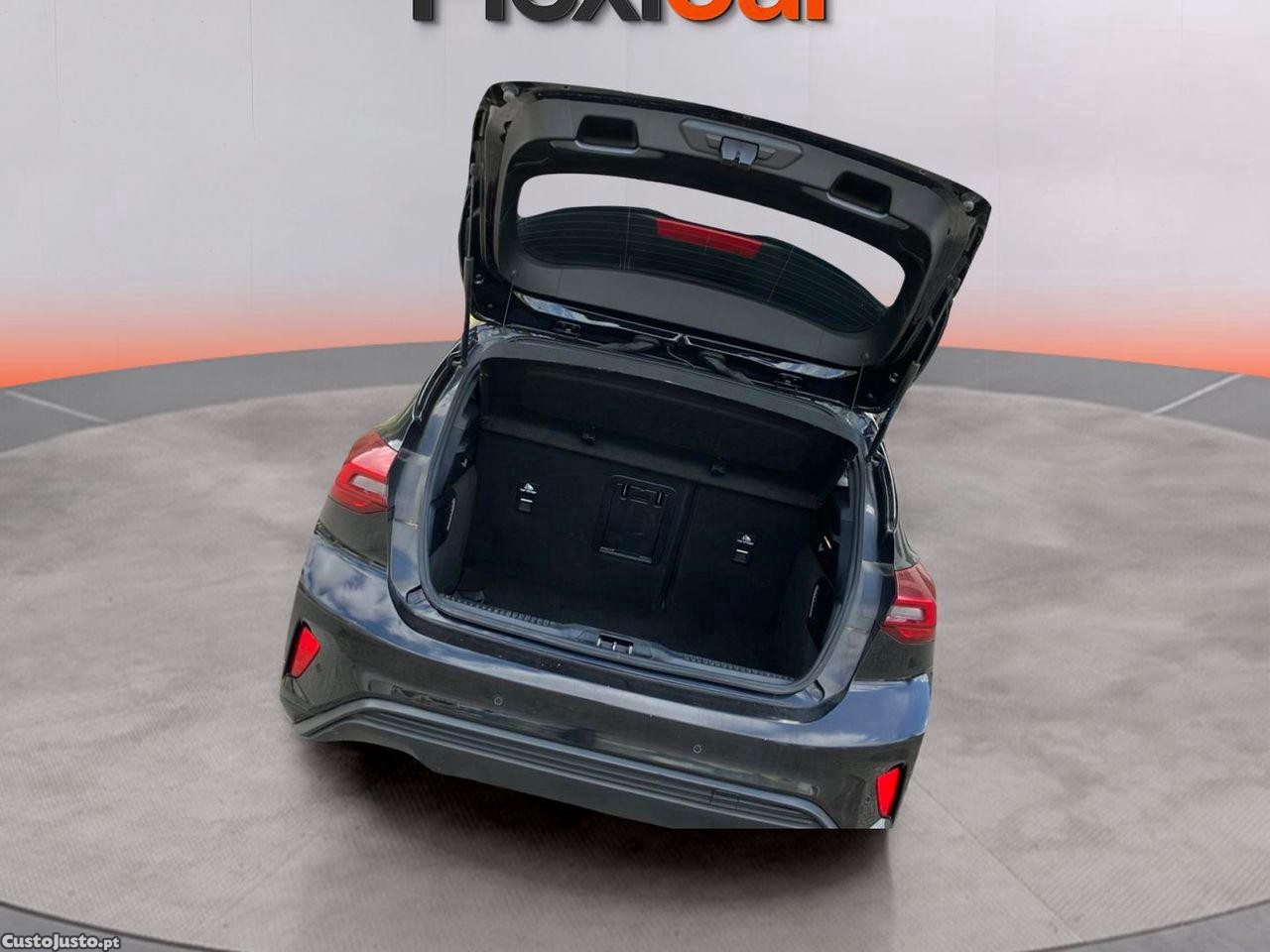 Ford Focus 1.0 EcoBoost MHEV ST-Line — fotografia 11