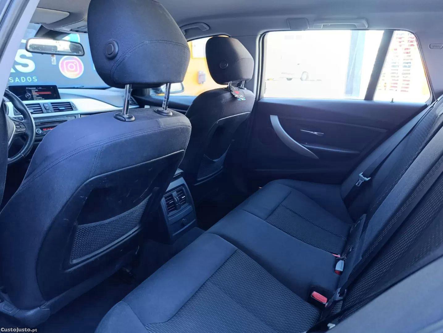 BMW 320 D navigation auto — fotografia 4
