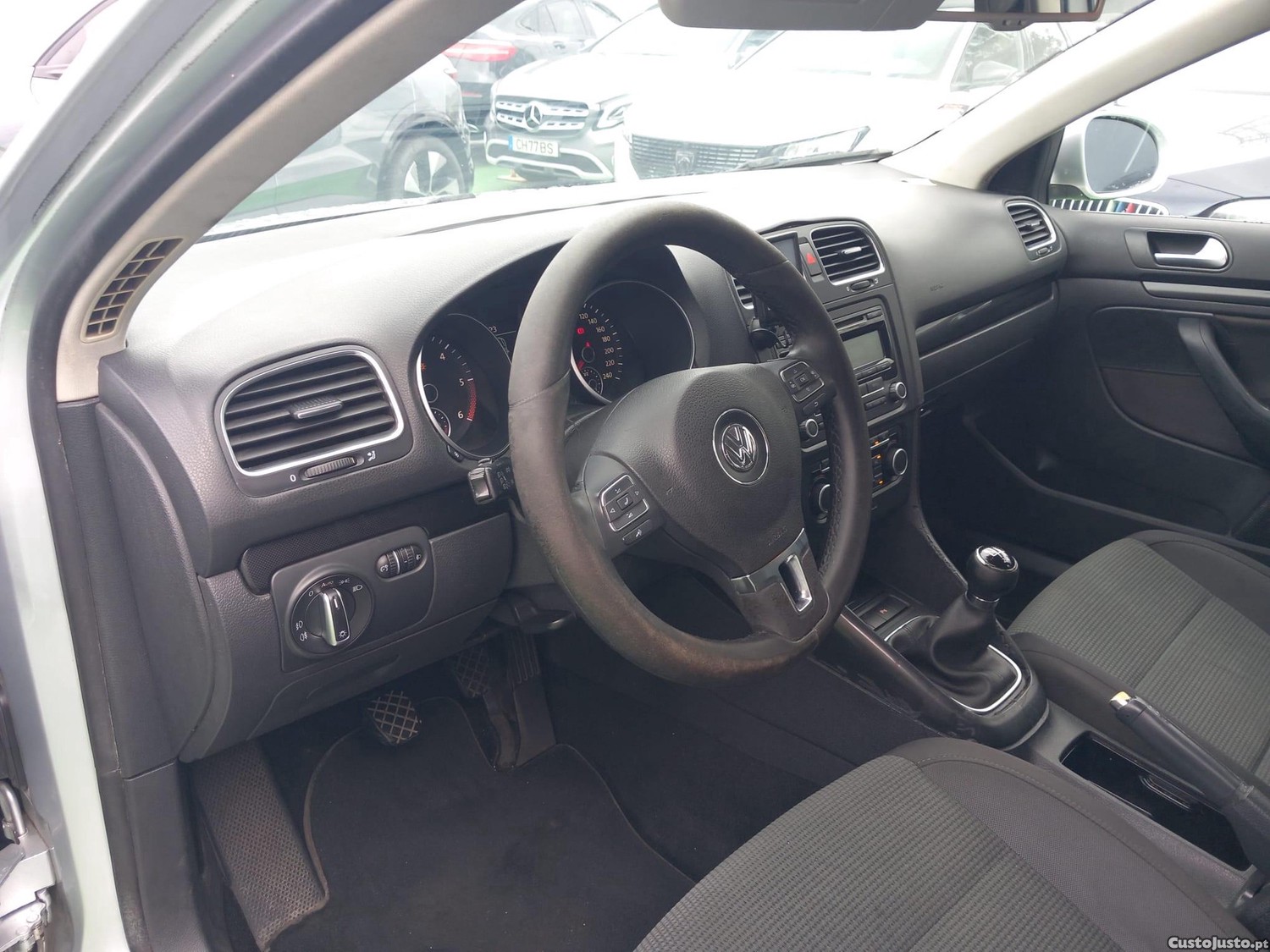 Volkswagen Golf Variant 1.6 TDi BlueMotion Confortline — fotografia 15