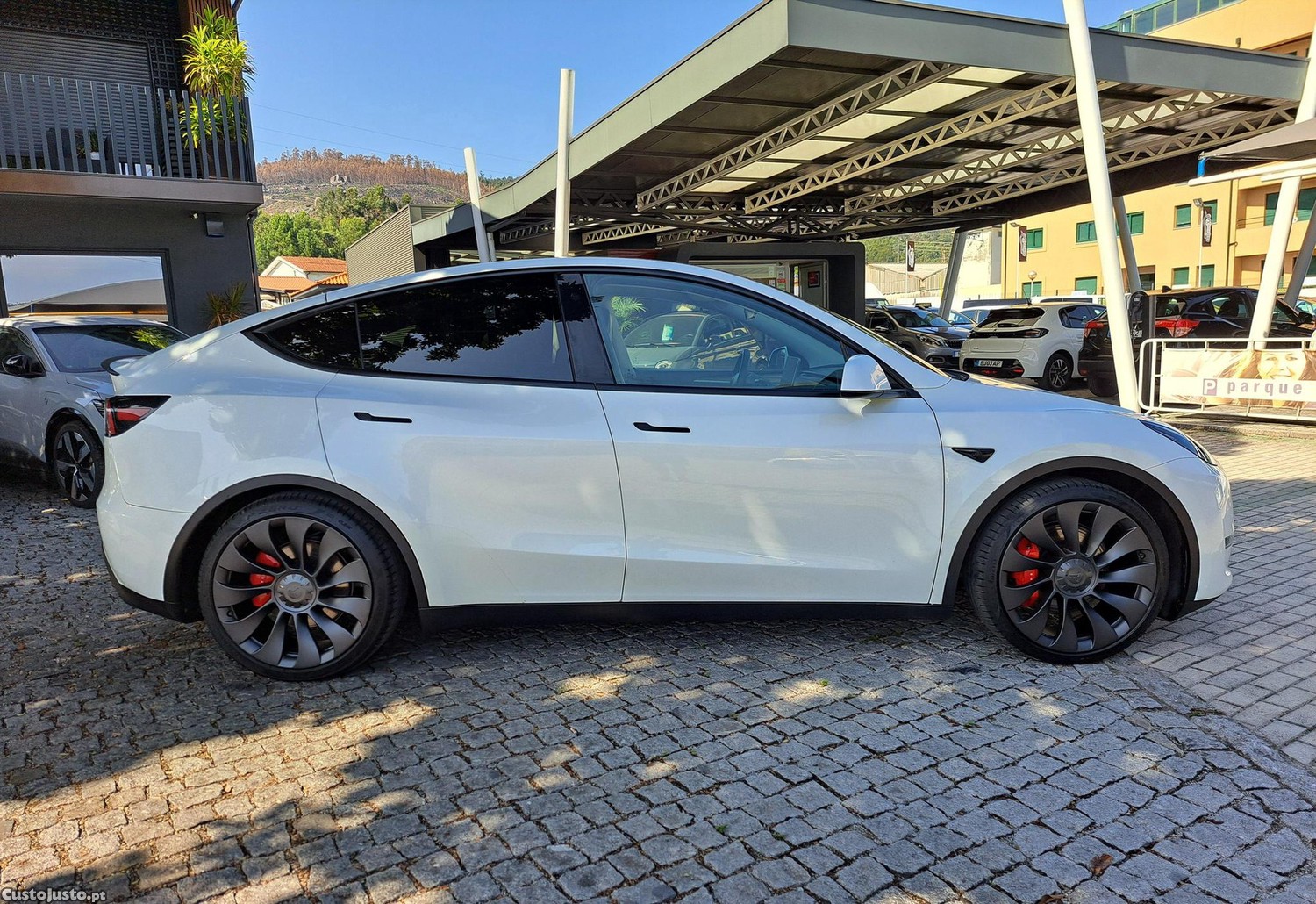 Tesla Model Y Performance Dual Motor — fotografia 24