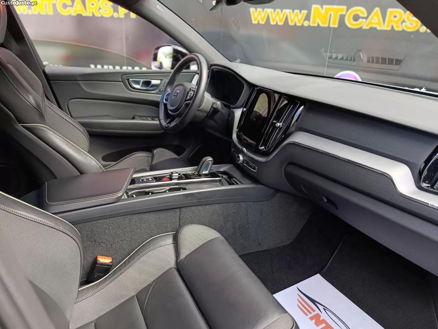 Volvo XC 60 2.0 b4 r-design — fotografia 7