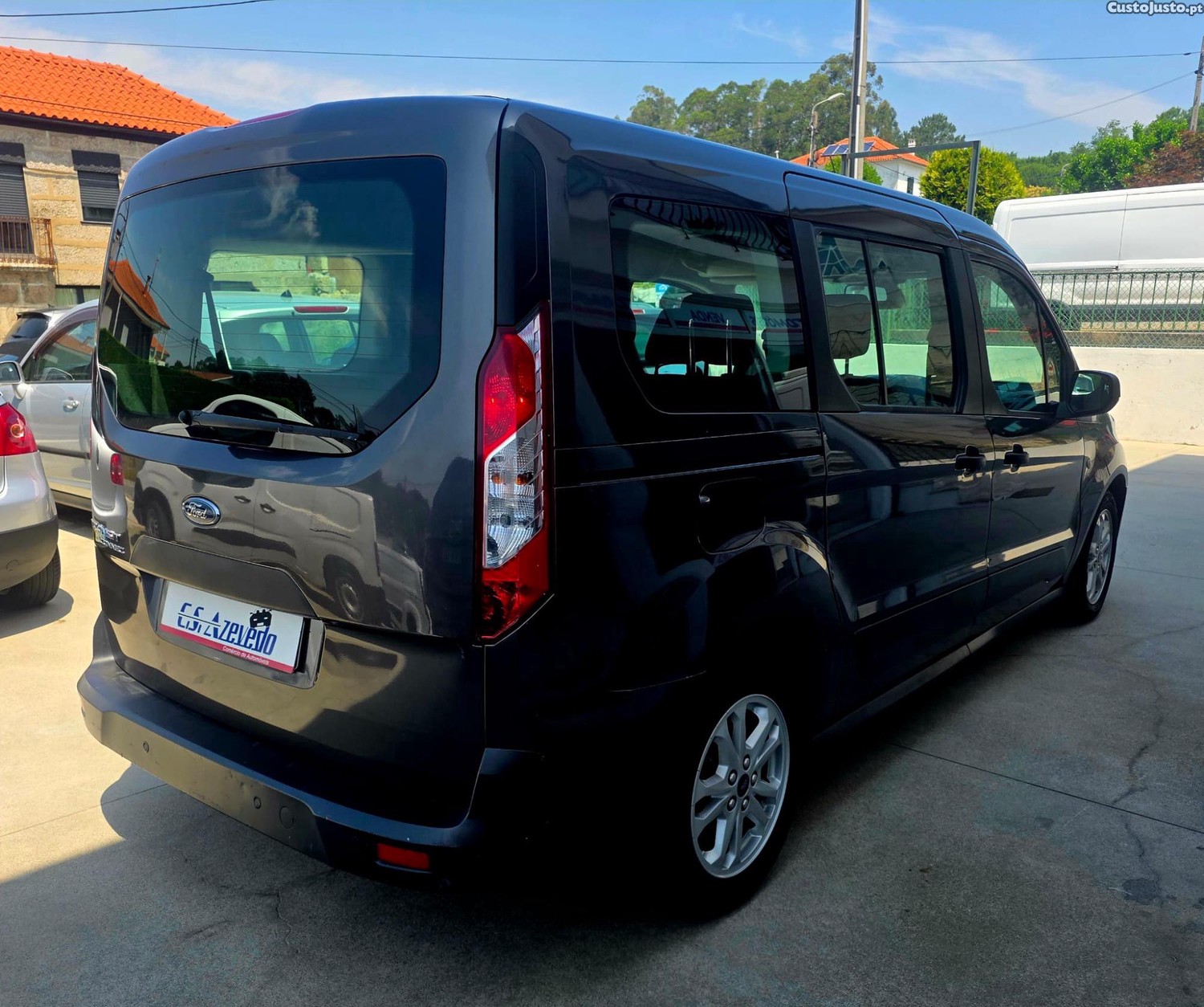 Ford Tourneo 1.5 tdci l2 7 Lugares — fotografia 6