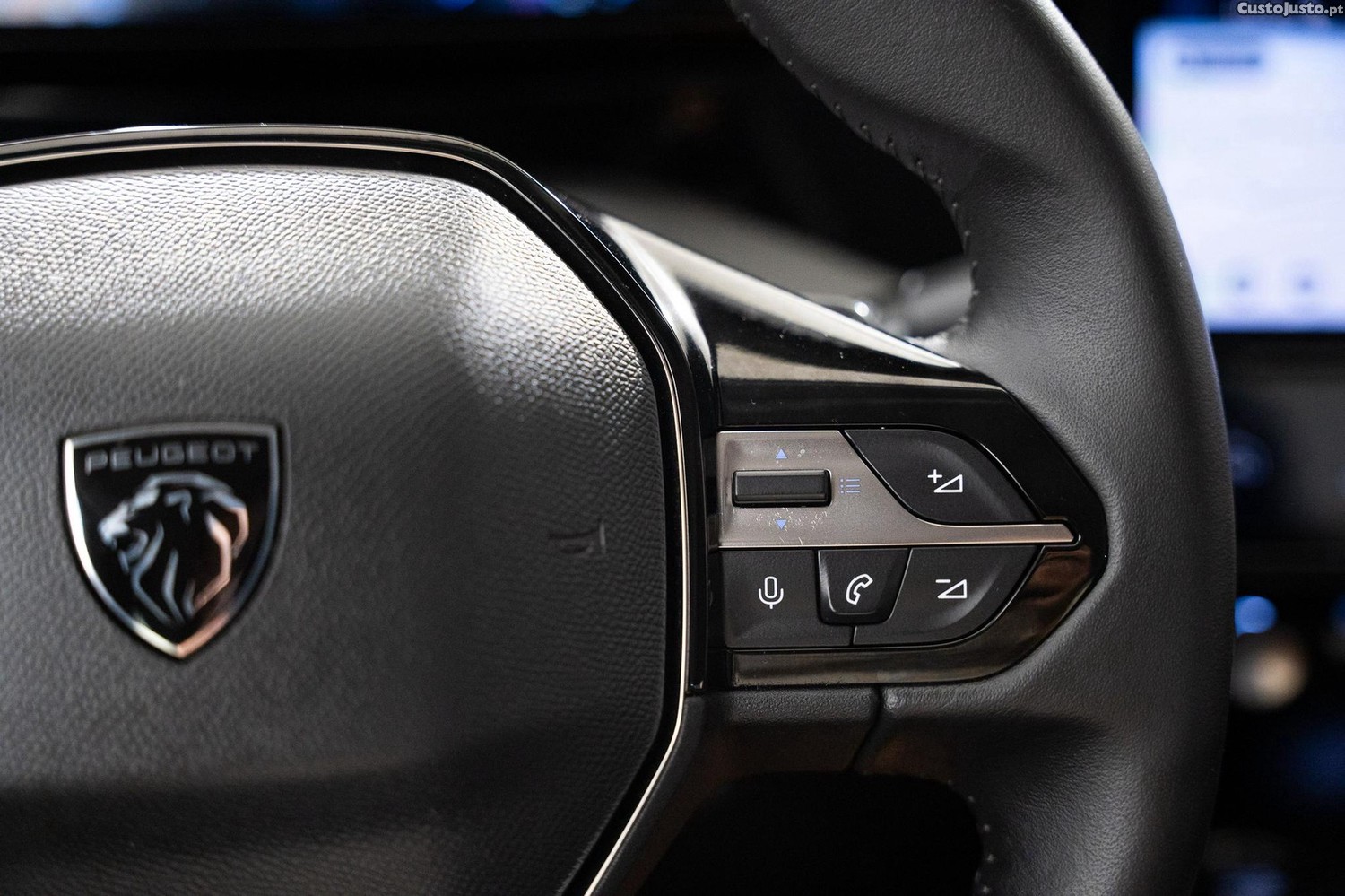 Peugeot 308 1.2 PureTech Allure Pack EAT8 — fotografia 15