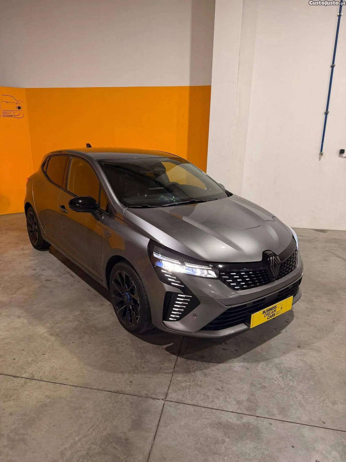 Renault Clio 1.6 E-Tech Full Hybrid Esprit Alpine — fotografia 13