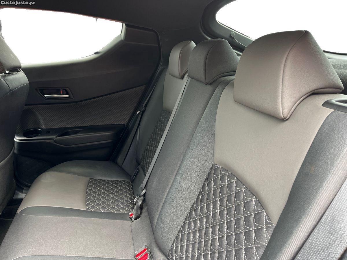 Toyota C-HR 1.8 Hybrid Exclusive — fotografia 5