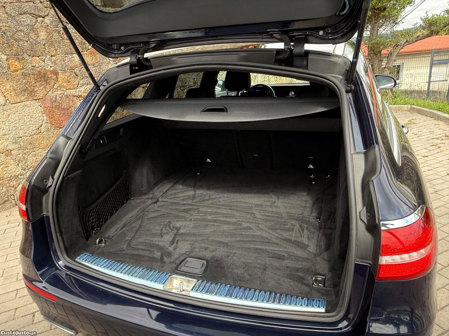 Mercedes-Benz E 300 D Touring AMG Auto — fotografia 3