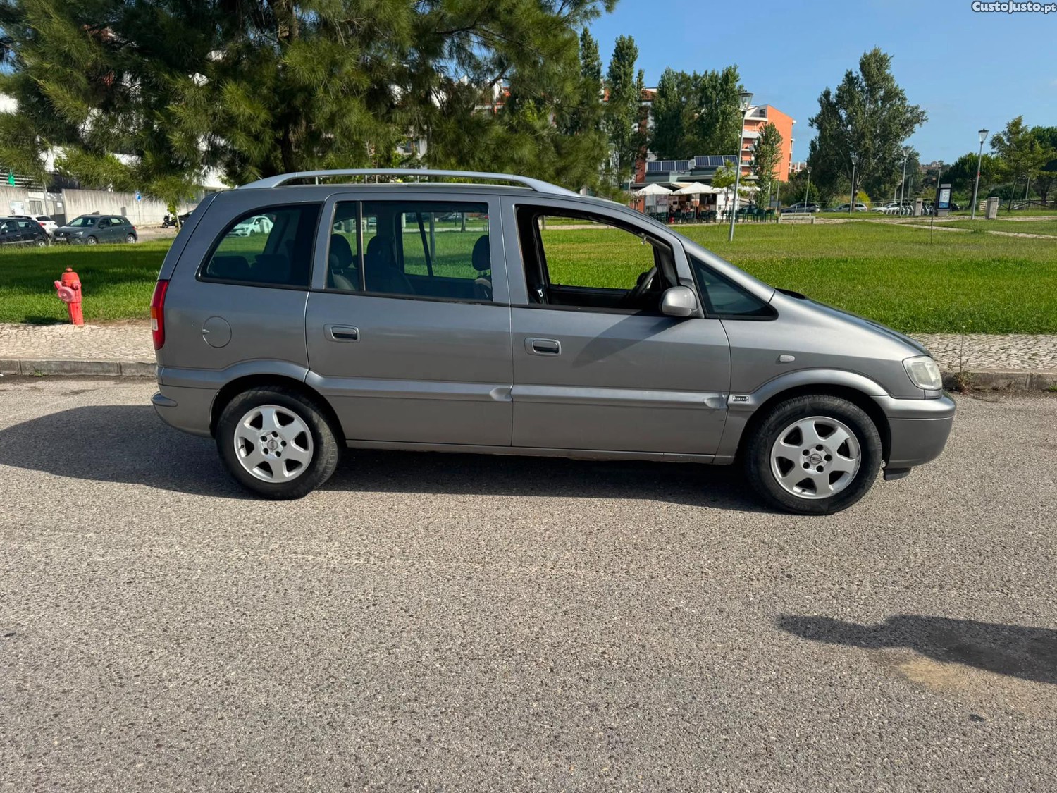 Opel Zafira Diesel 7 lugares — fotografia 8