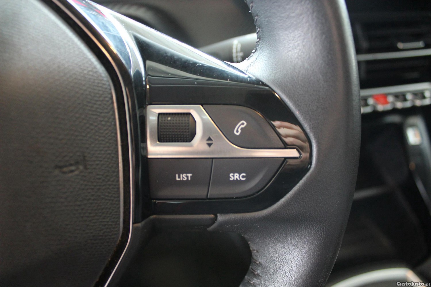 Peugeot 208 1.2 PureTech Active Pack — fotografia 4