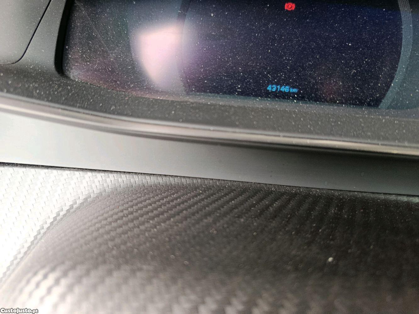 Peugeot 208 1.2 GT line — fotografia 2