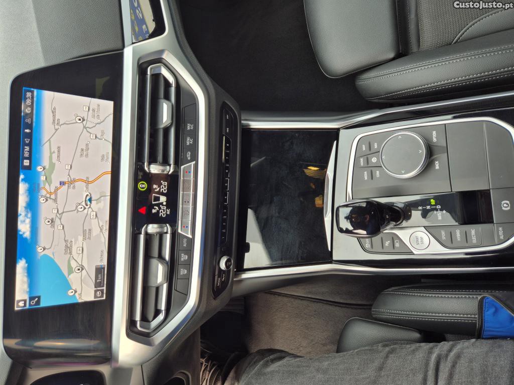 BMW 320 e Hibrido Plug-inSport — fotografia 3