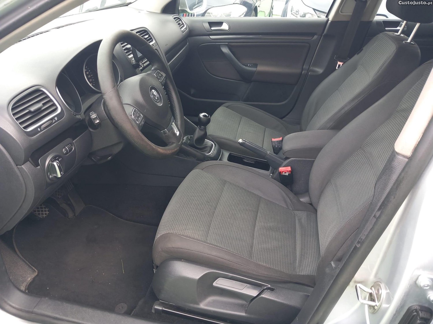 Volkswagen Golf Variant 1.6 TDi BlueMotion Confortline — fotografia 14