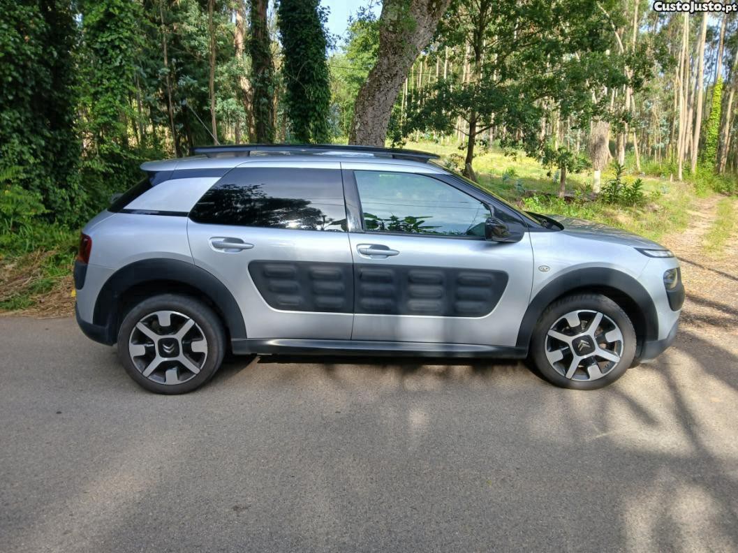 Citroën C4 Cactus, motor 1600 HDI, 135mil, Nacional. Consumo 4 Lts — fotografia 4