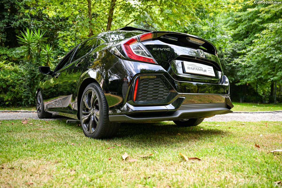 Honda Civic 1.0 i-VTEC Executive — fotografia 16