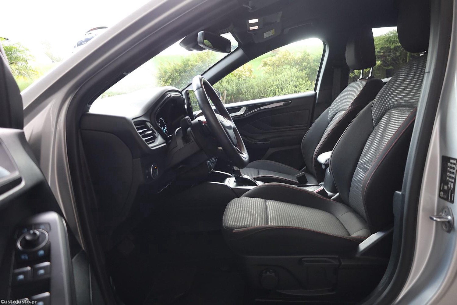 Ford Focus 1.0 EcoBoost MHEV ST-Line Aut — fotografia 4