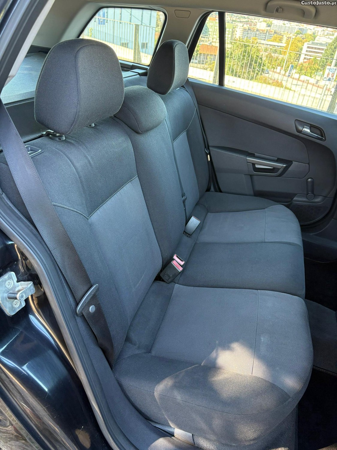 Opel Astra H Sw 1.3 cdti 90cv — fotografia 11