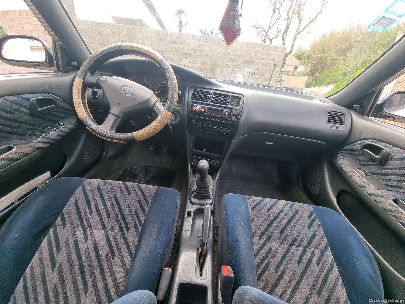 Toyota Corolla 1.3 — fotografia 4