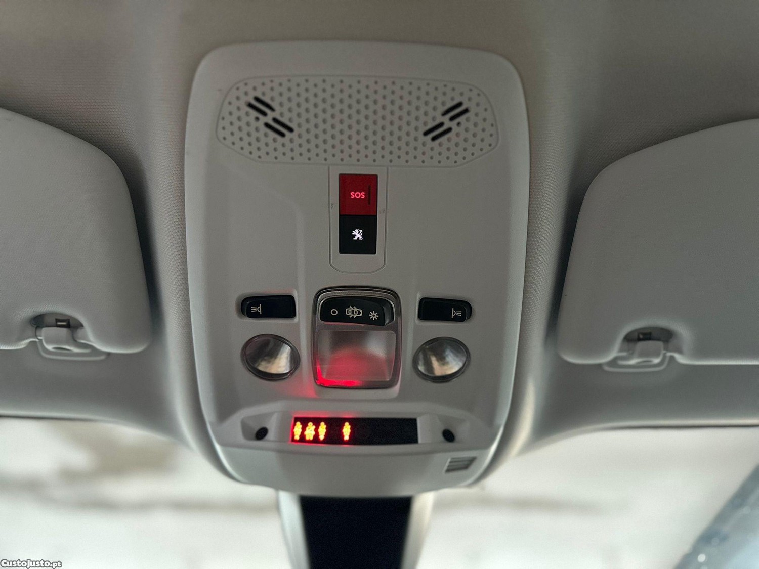 Peugeot 2008 50 kWh Active Pack — fotografia 11