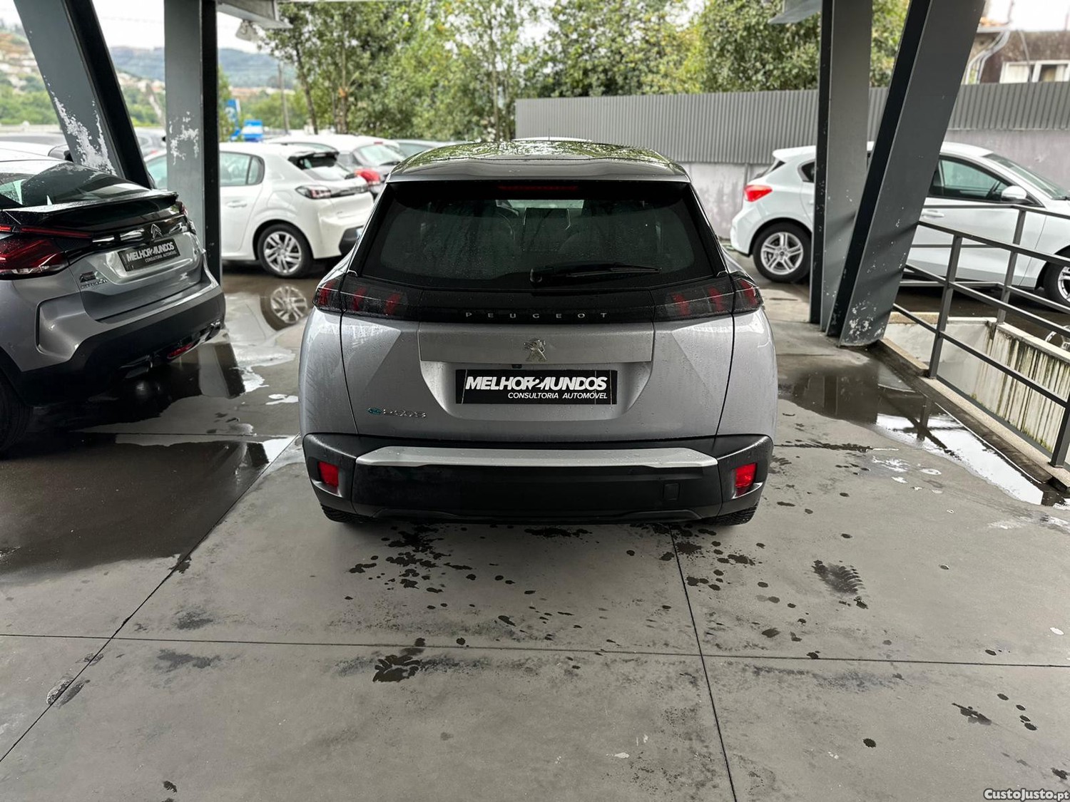 Peugeot 2008 50 kWh Active Pack — fotografia 24