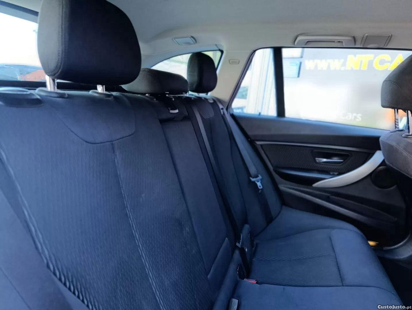 BMW 320 D navigation auto — fotografia 3