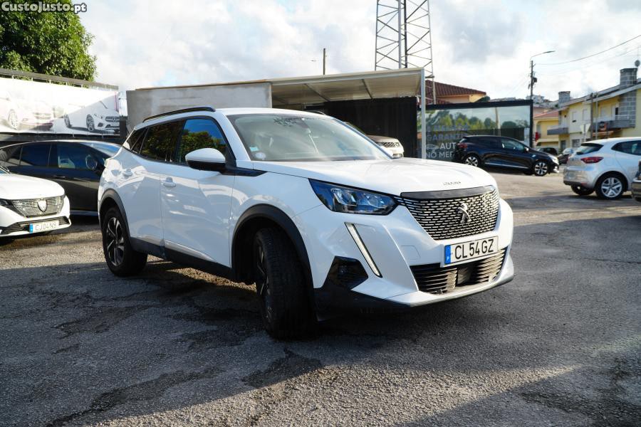 Peugeot 2008 1.2 PureTech Allure — fotografia 8