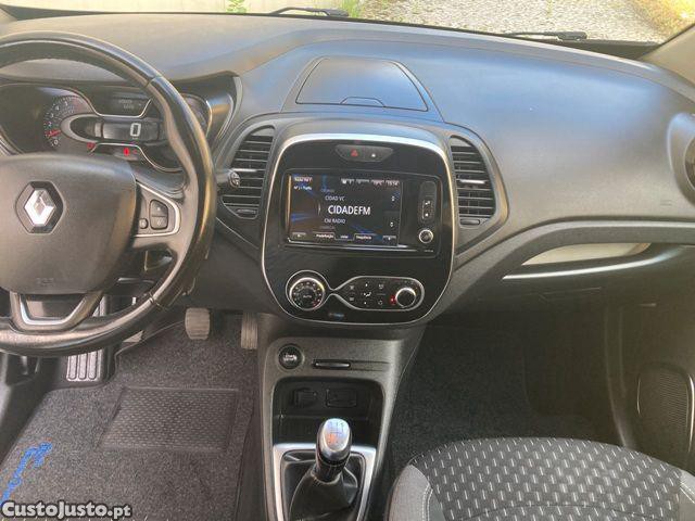Renault Captur 0.9 TCE Exclusive — fotografia 13