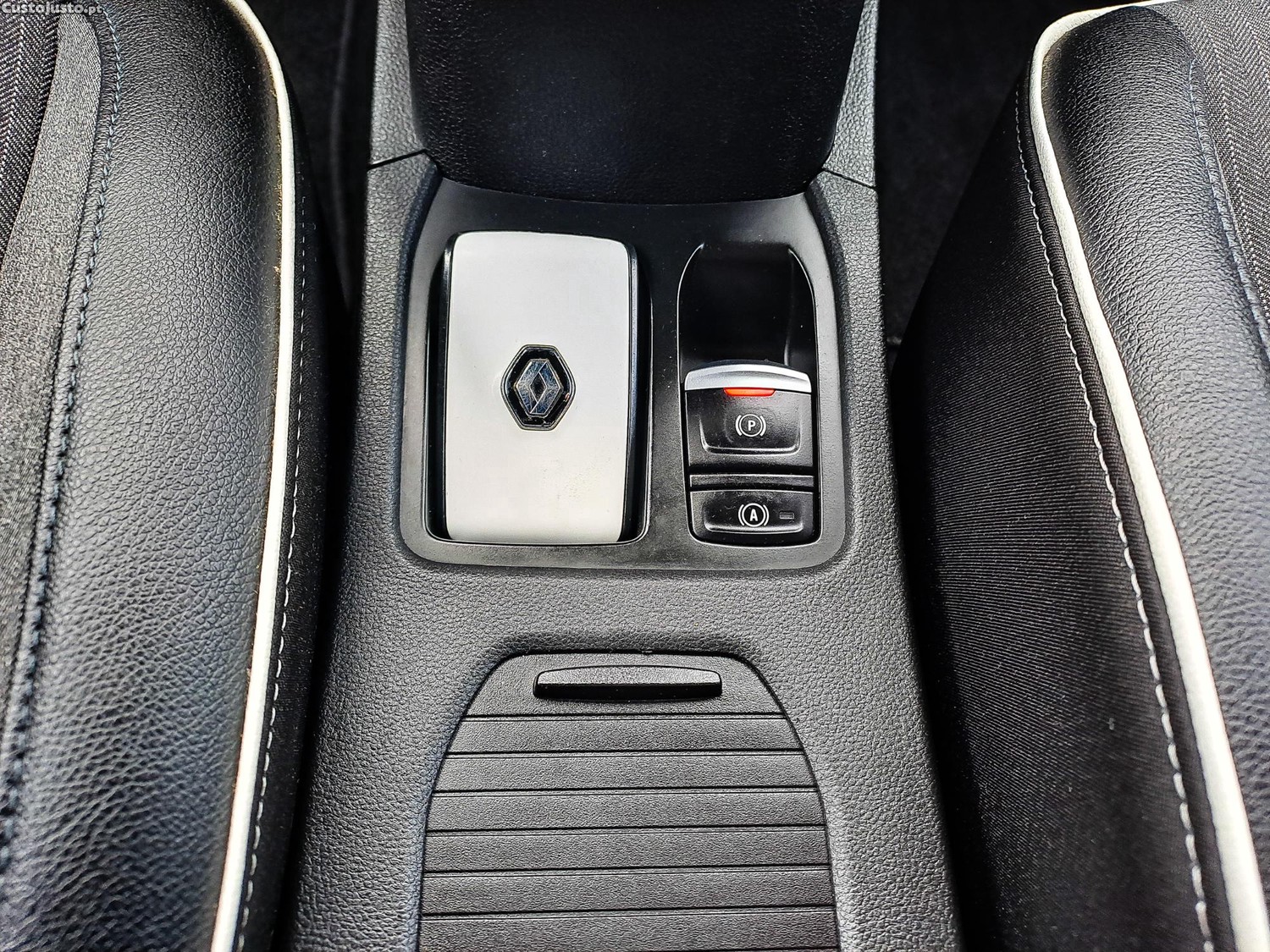 Renault Clio 1.0 TCe TECHNO 91CV GASOLINA 2023 — fotografia 6