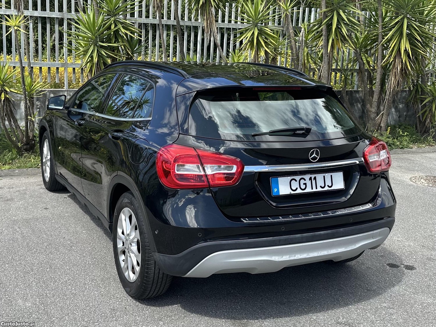 Mercedes-Benz GLA 180 Urban — photo 3