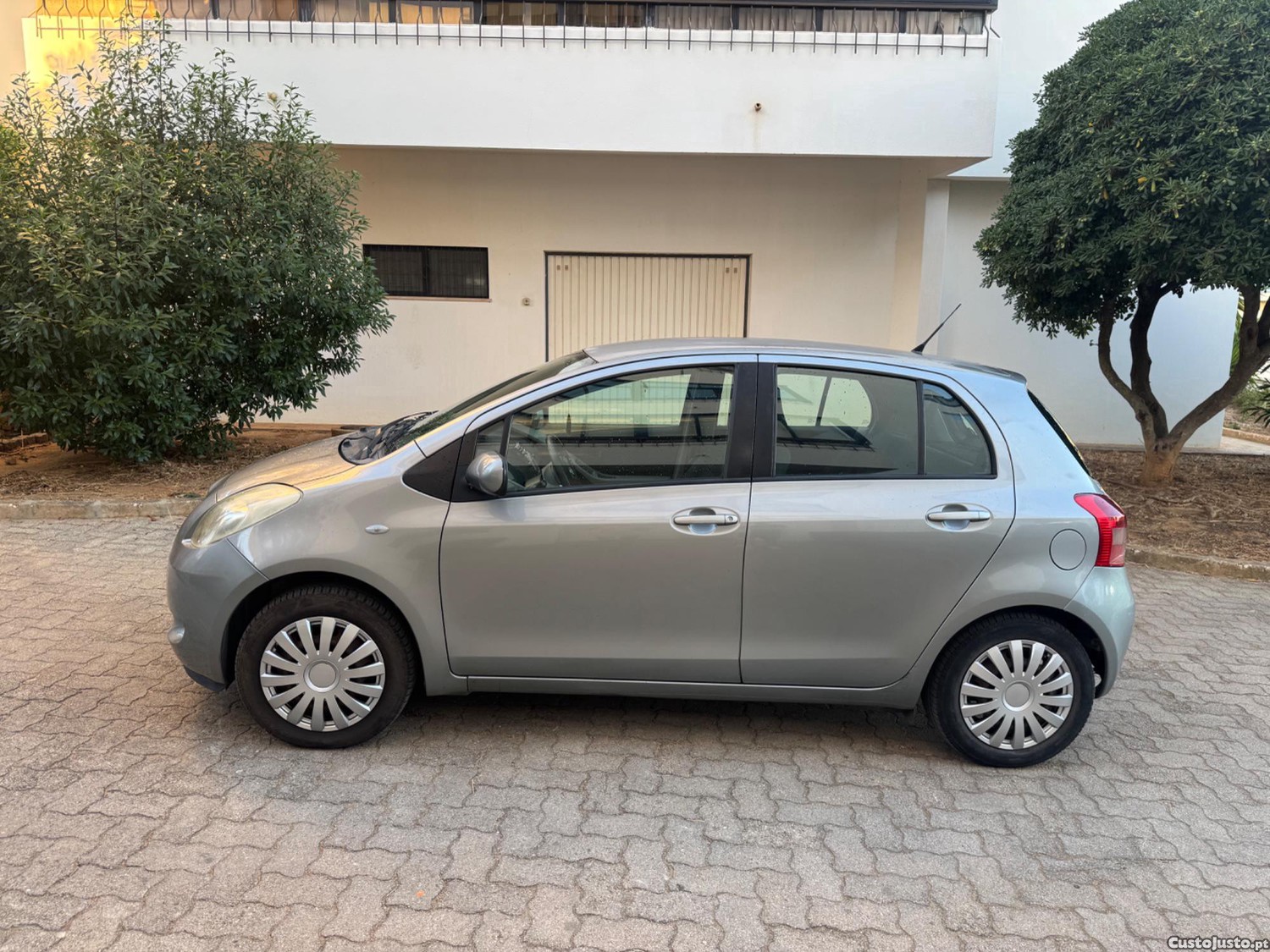 Toyota Yaris 1.0 VVT-i — fotografia 5