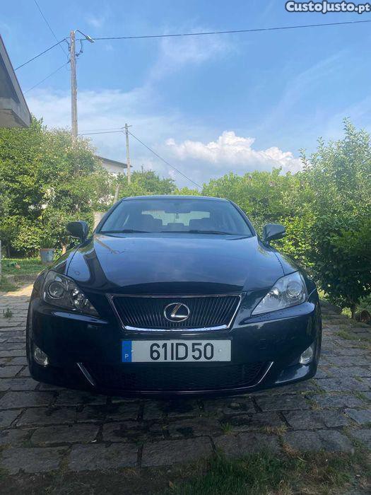 Lexus IS 220 D — photo 2