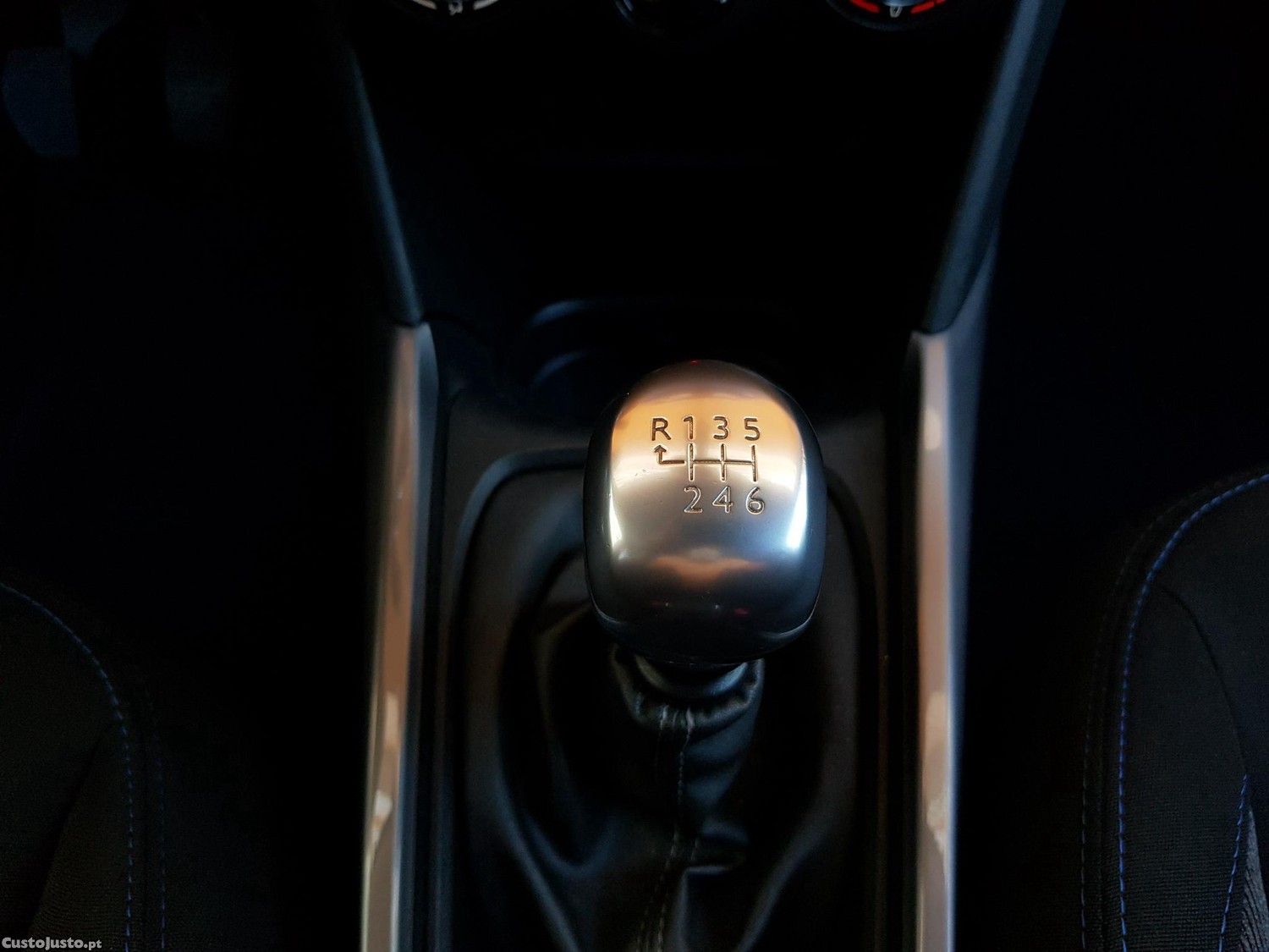 Peugeot 2008 1.6 HDi 102cv GPS Nacional — fotografia 11