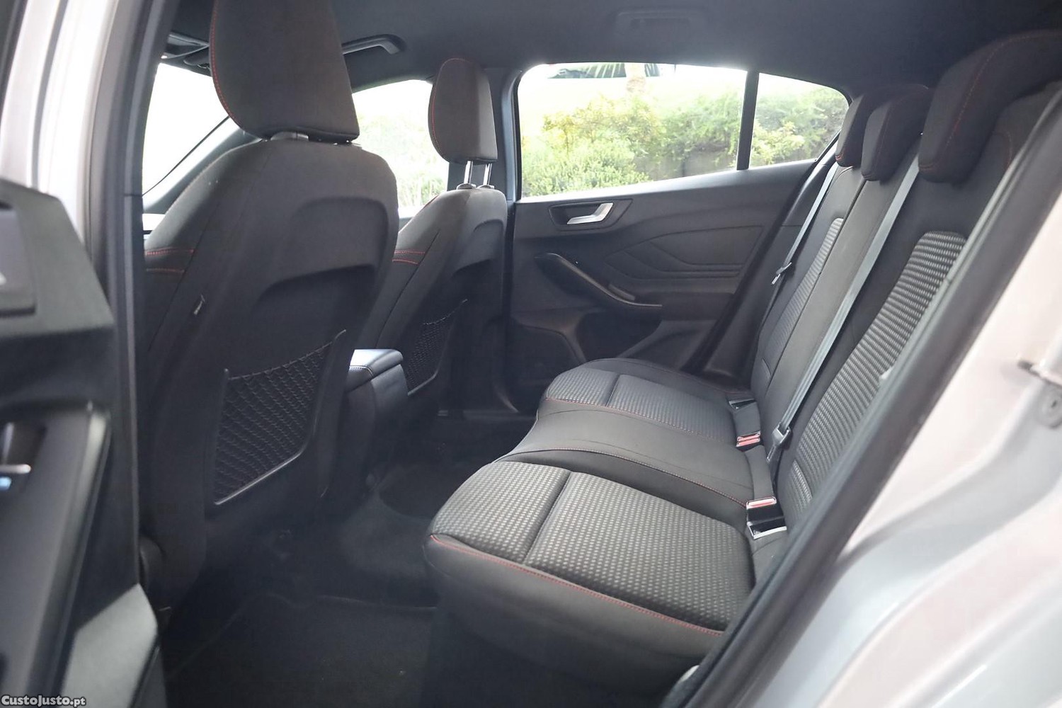 Ford Focus 1.0 EcoBoost MHEV ST-Line Aut — fotografia 3