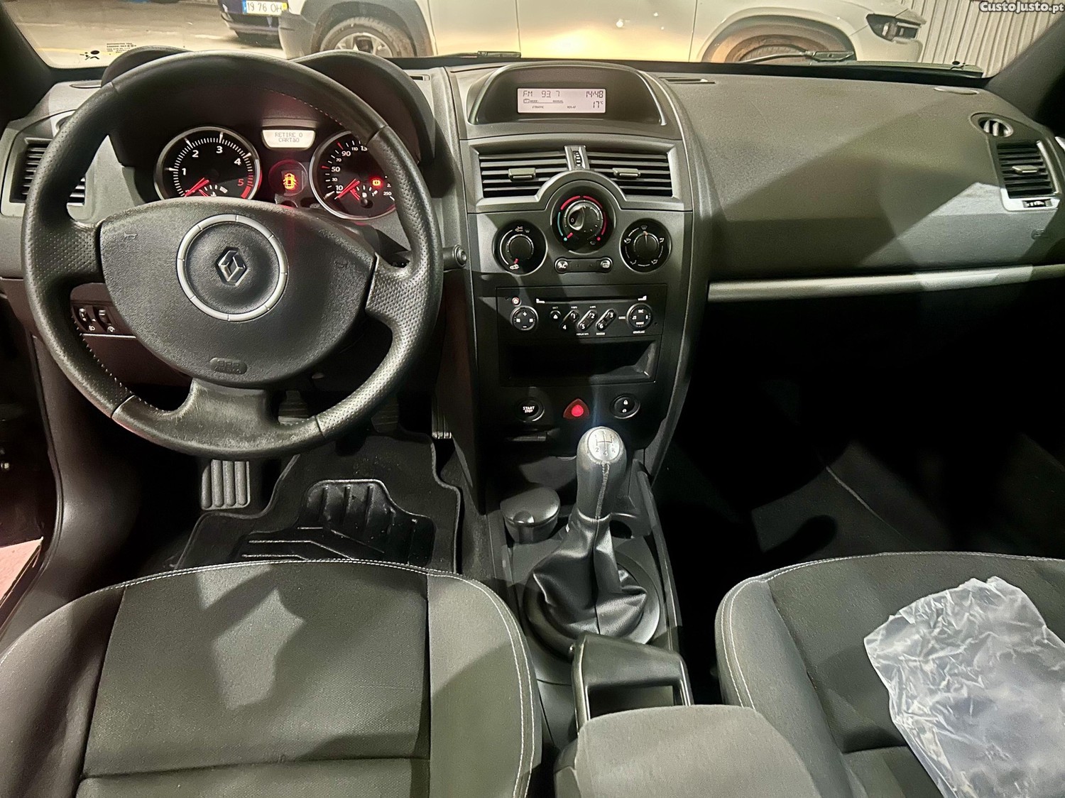 Renault Mégane 97 mês sem entrada revisão geralexcelente estado — fotografia 7