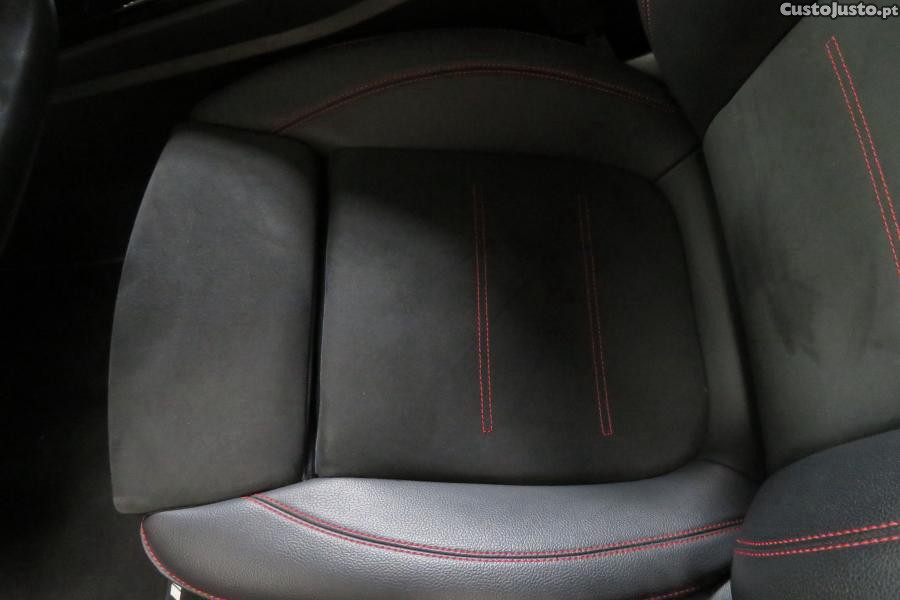 Mercedes-Benz A 200 AMG Line Aut. — fotografia 14
