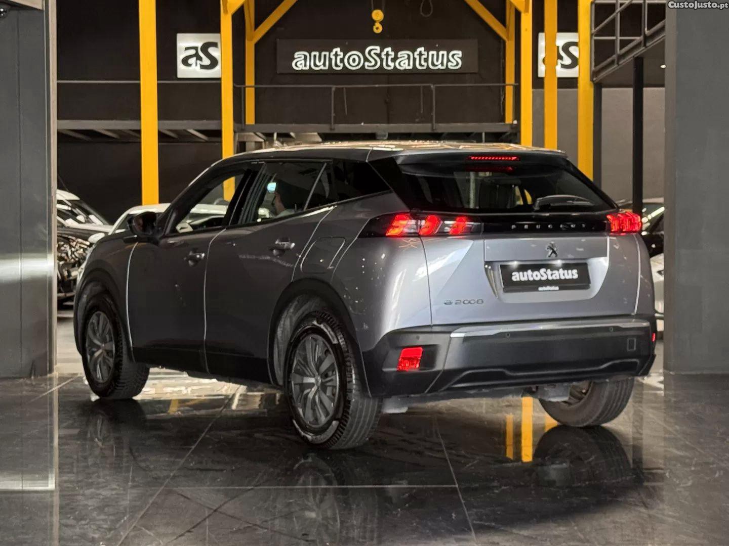 Peugeot e-2008 50 kwh active pack — fotografia 18