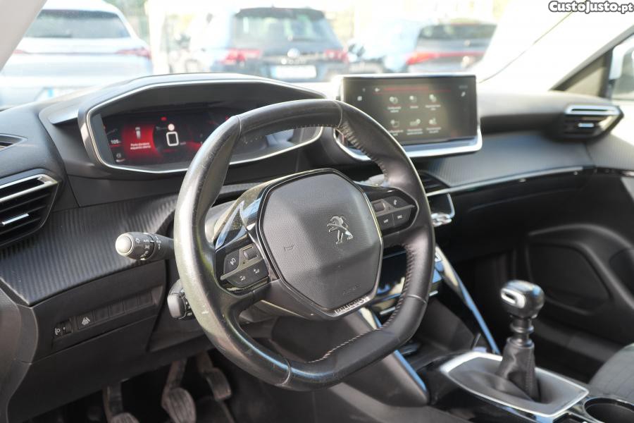 Peugeot 2008 1.2 PureTech Allure — fotografia 5