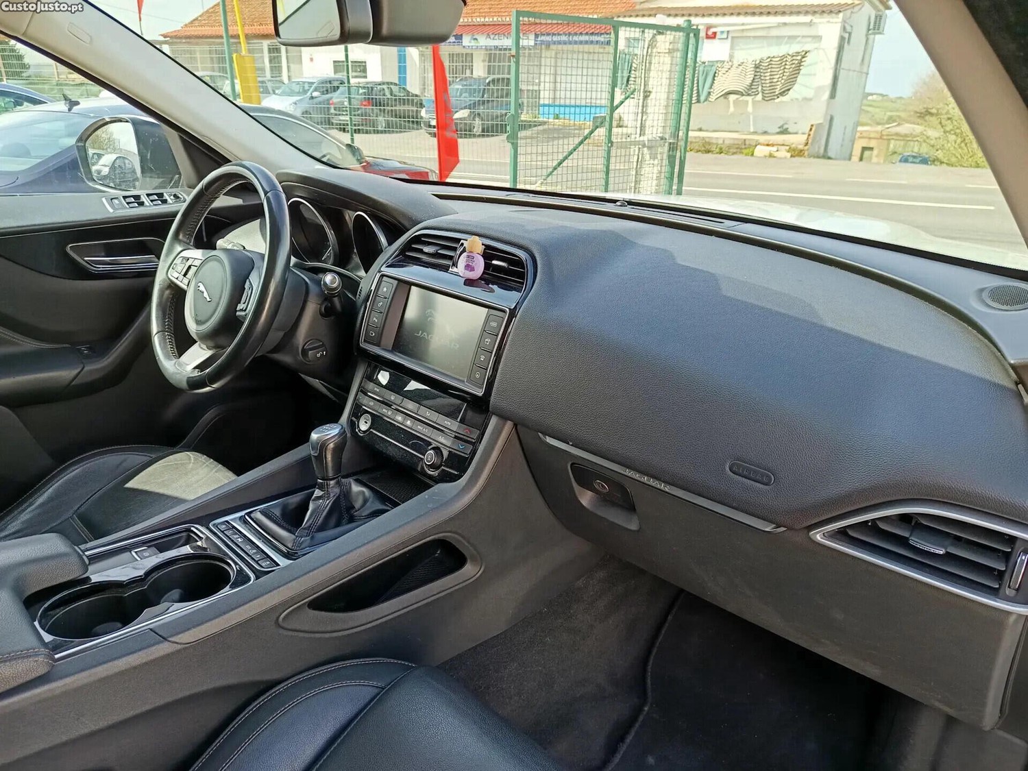 Jaguar F-Pace 2.0 i4D Prestige AWD — fotografia 10