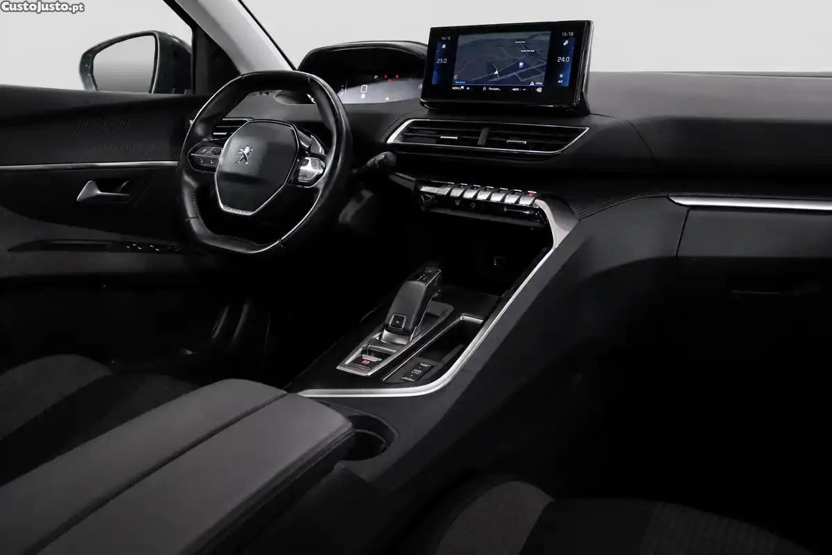 Peugeot 5008 PureTech 130 EAT8 Stop & Start Active Business-Pack — fotografia 9